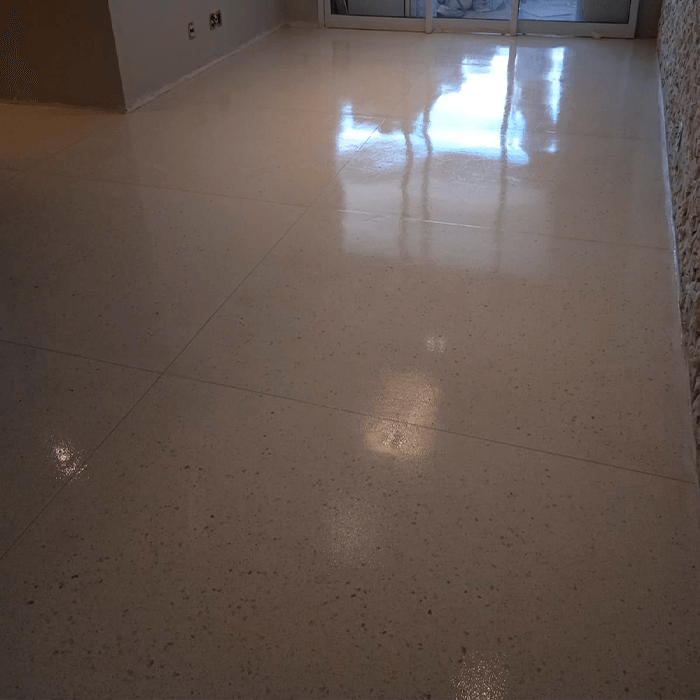 Polimento e restauração de pisos;  granelite, mármore e ardósia